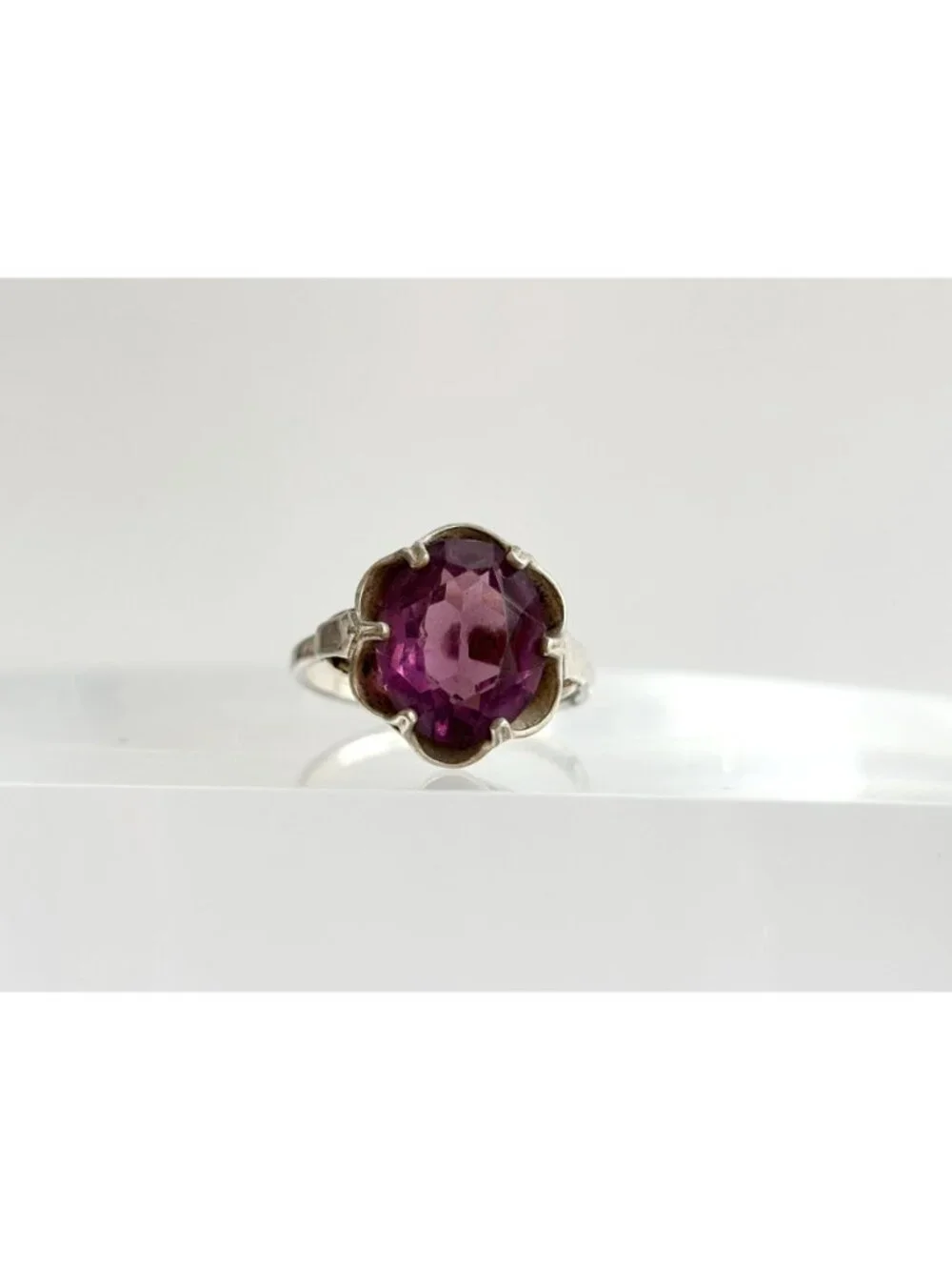 Amethyst Gemstone Scalloped Floral Sterling Silver 925 Vintage Ring - sz 7.5